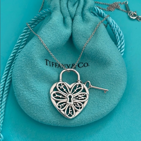 Tiffany & Co.‎ Silver Heart and key Pendant Necklace - Picture 1 of 9